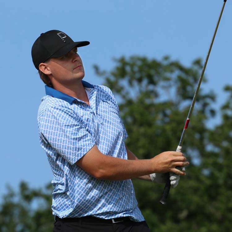 Philip Lööf spelar på den Svenska PGA Touren