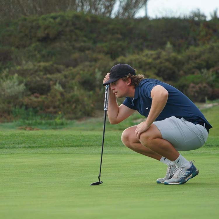 Philip Lööf spelar på den Svenska PGA Touren